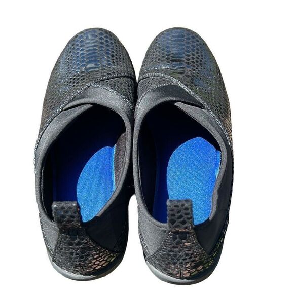 Clarks Cloudsteppers women's black fabric/reptile patent slip on shoes size 9 - Picture 2 of 9